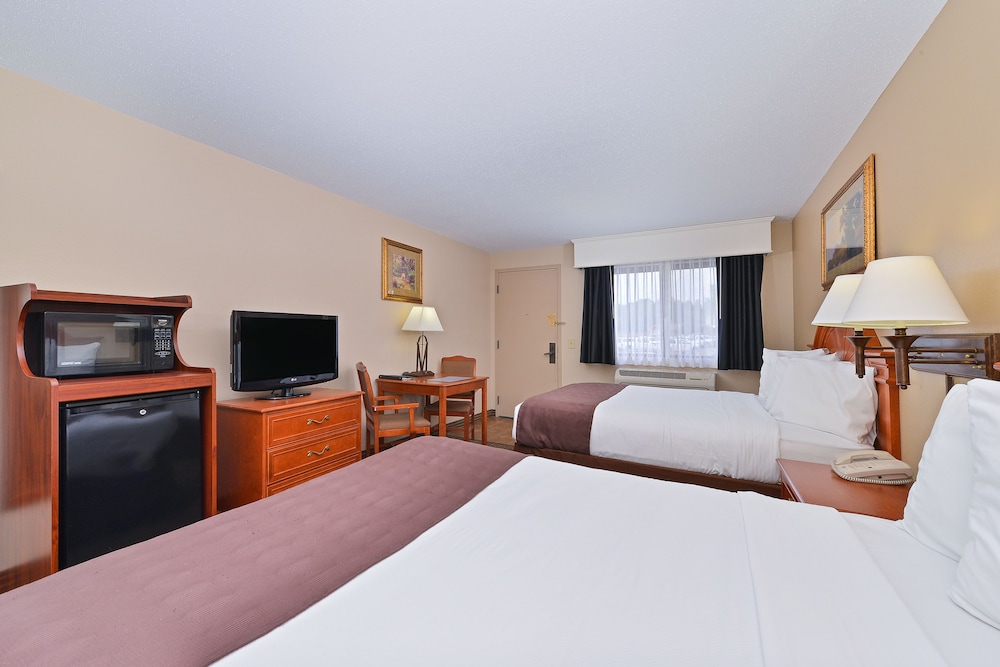Revel Hotel Minot, SureStay Collection by Best Western 15/66