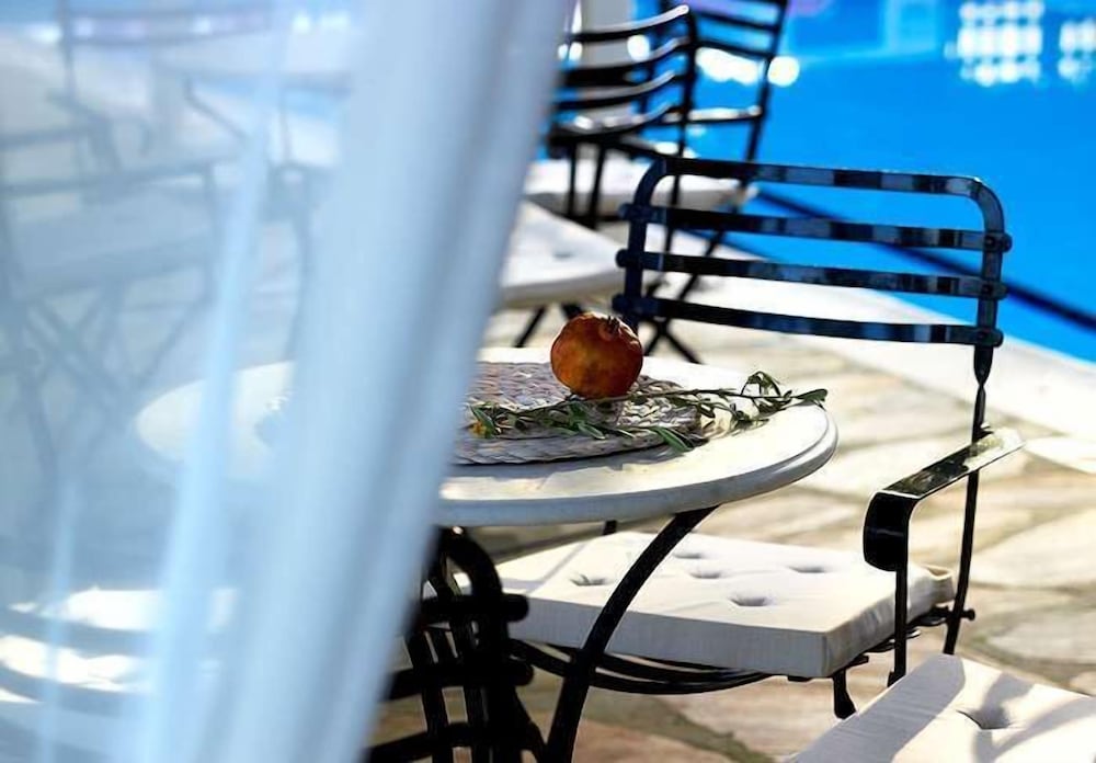 Ledra Samos Hotel 59/60