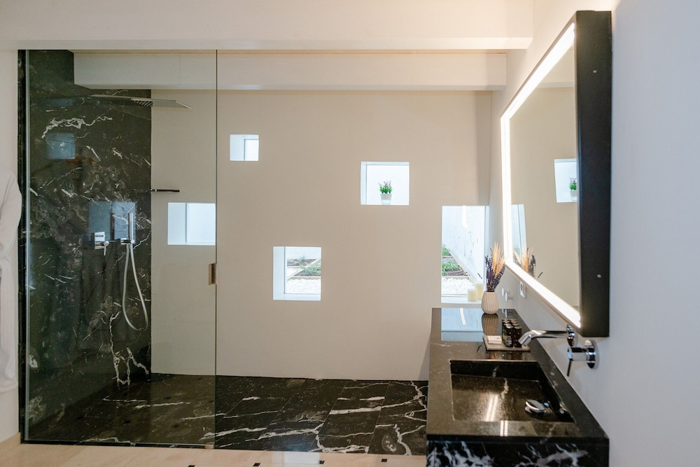 Divina Suites Boutique Hotel - Adults Only 49/50