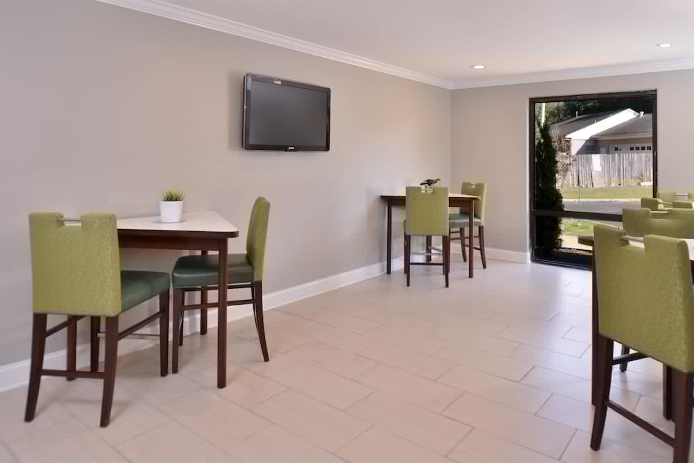 Americas Best Value Inn Memphis Airport 29/37
