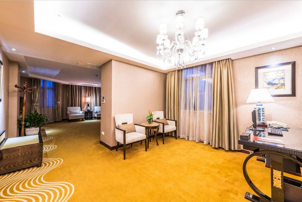 Country Garden Phoenix Hotel Changshou 43/54