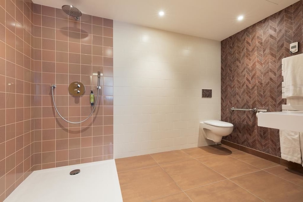 Hotel The Originals du Beryl Lons-le-Saunier - Restaurant Le Loft 21/21