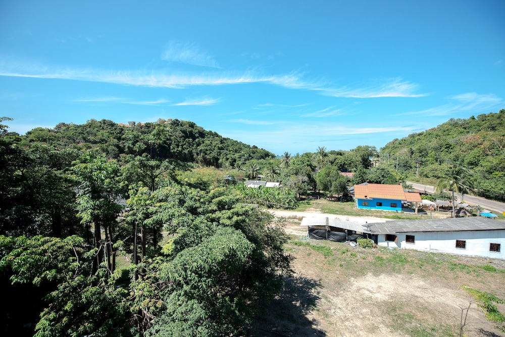 Lanta Nice Beach House 38/48