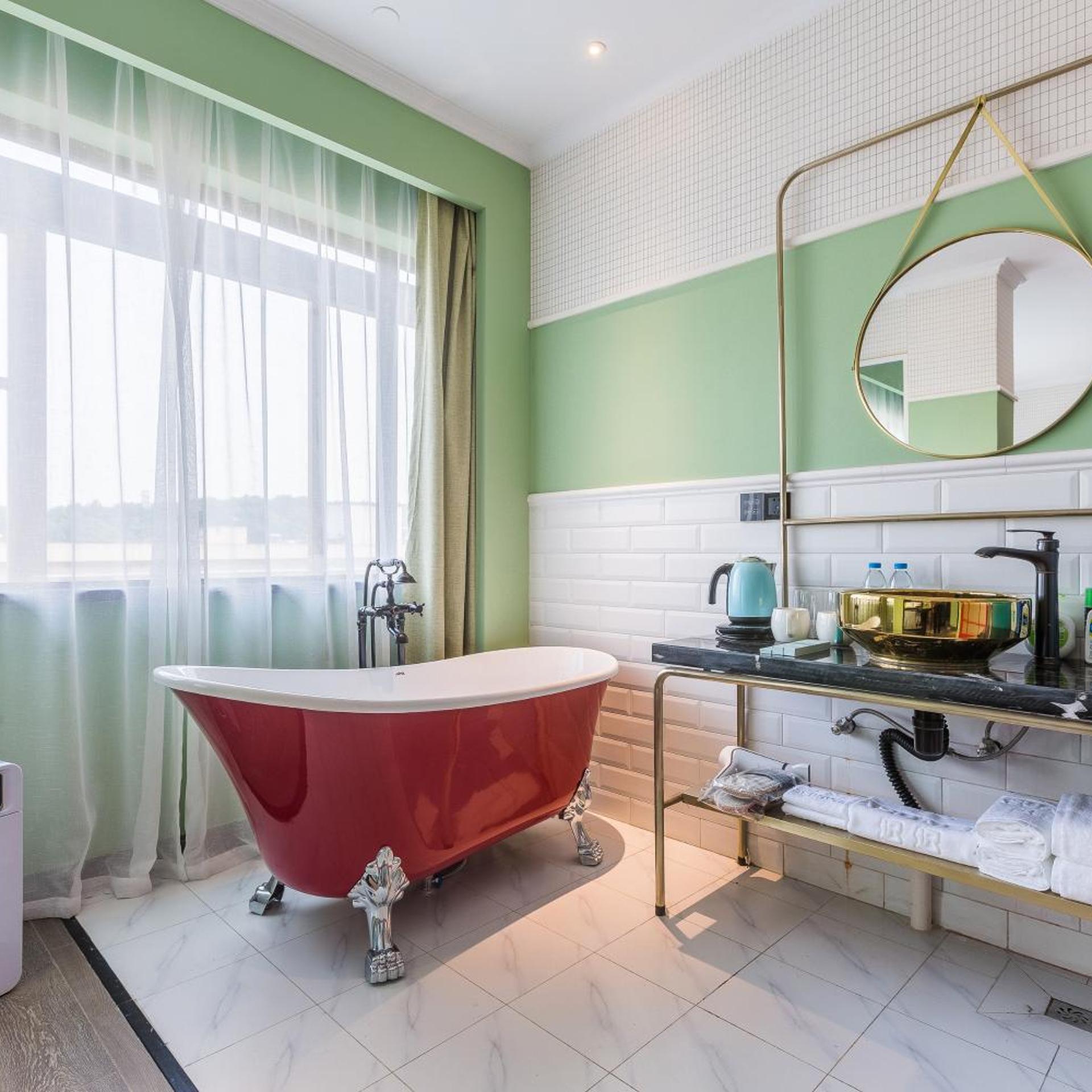 CASUAL LIFE HOTEL 12/51