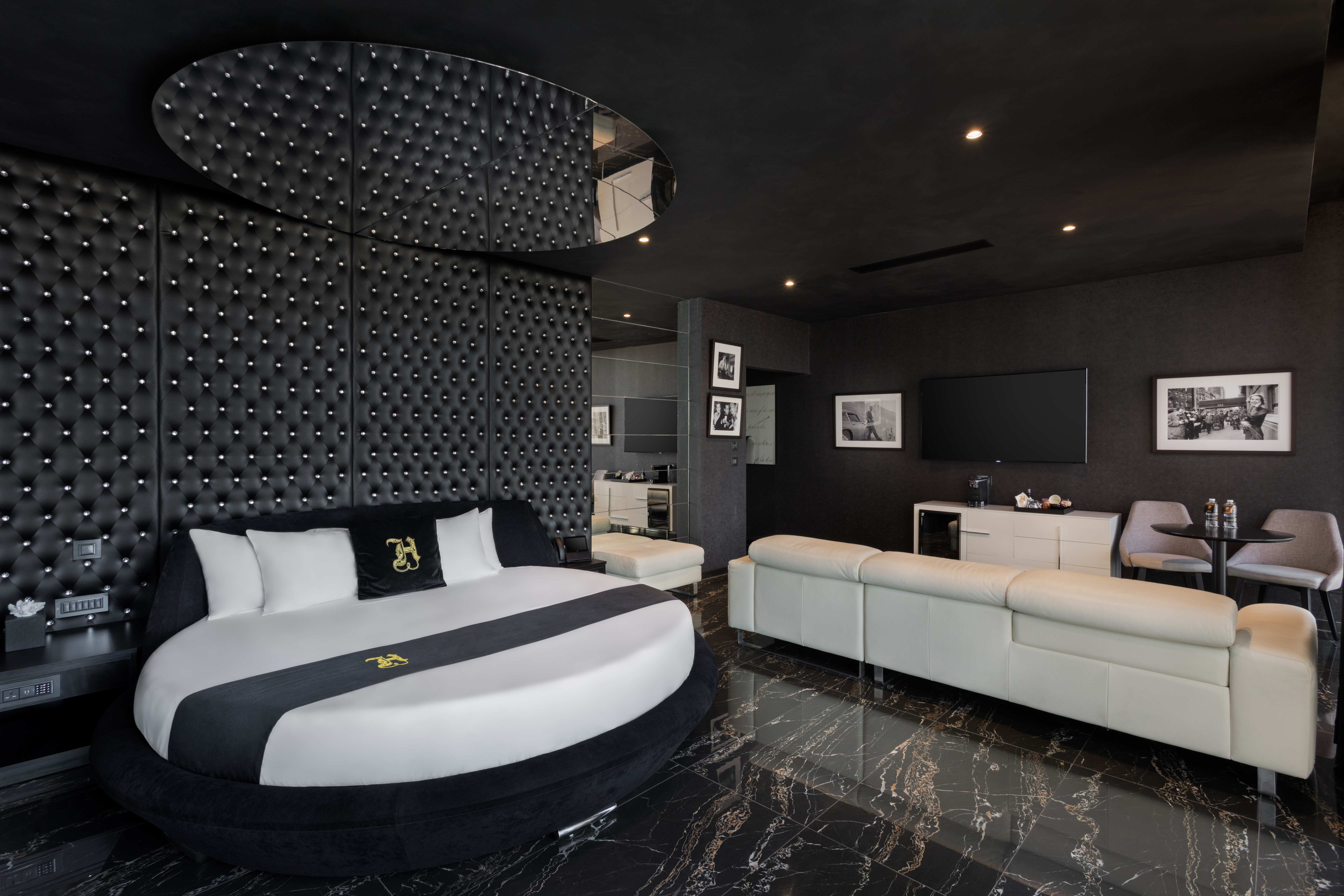 Signature, Suite, Sauna