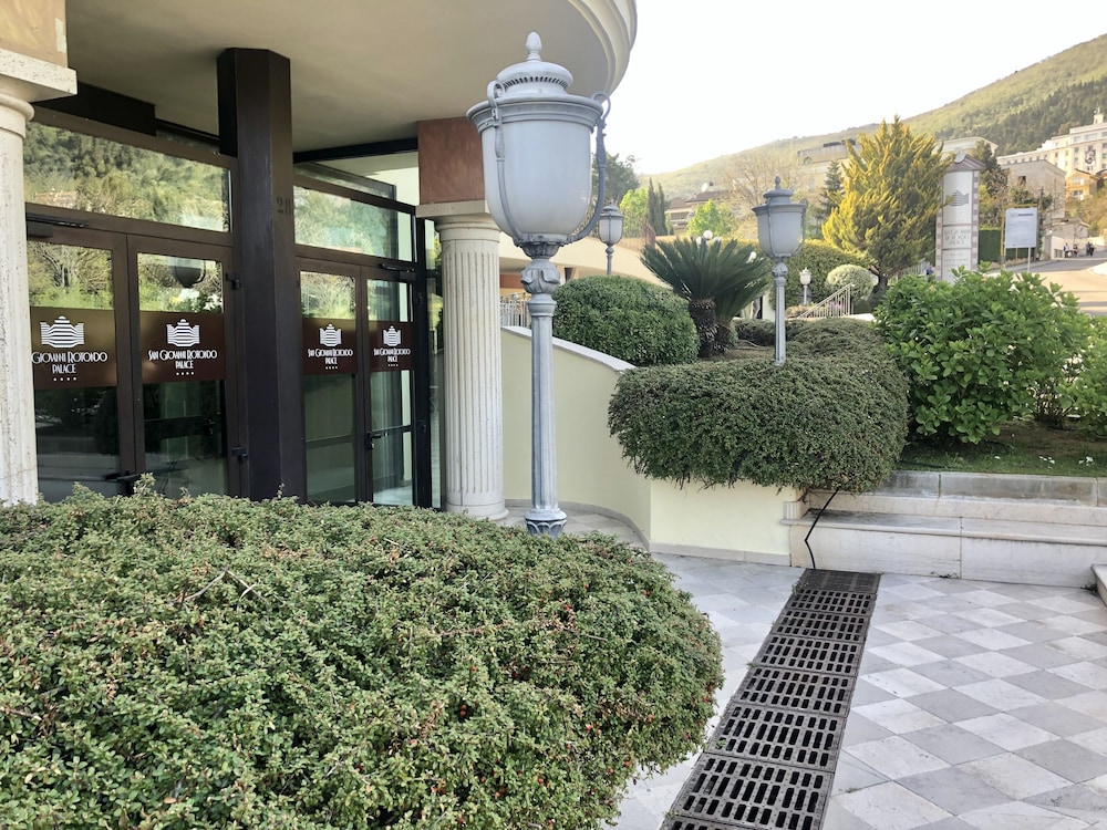 San Giovanni Rotondo Palace 69/76