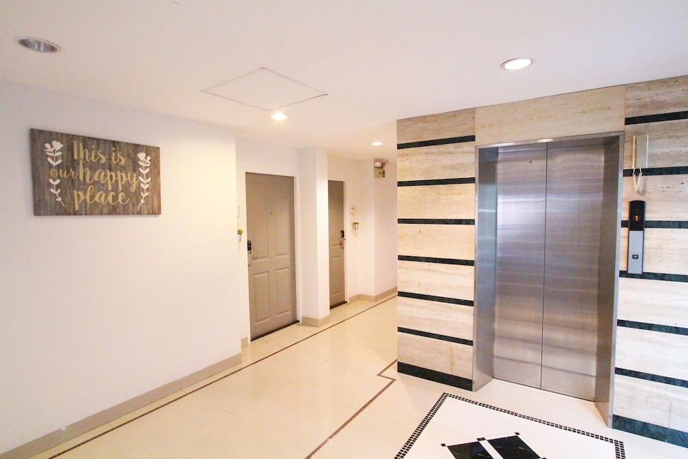 AT RESIDENCE SUVARNABHUMI 14/74