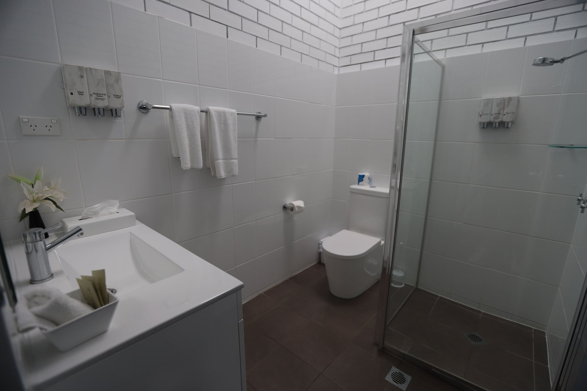 Deluxe, Family, Queen and Twin Beds, The Town House Motor Inn 2/2