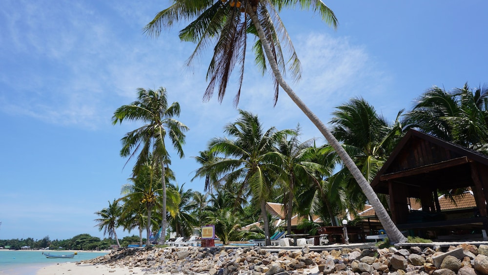 First Villa Beach Resort 8/75