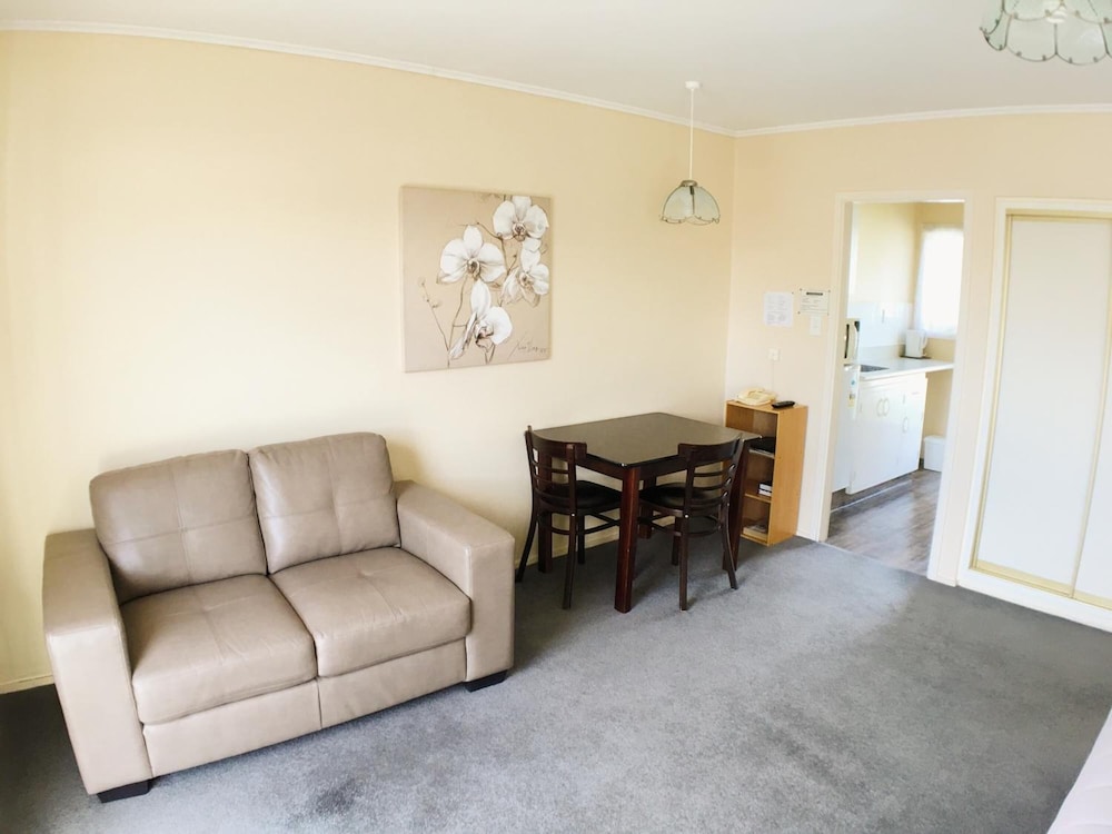 MERIVALE COURT MOTEL 19/30
