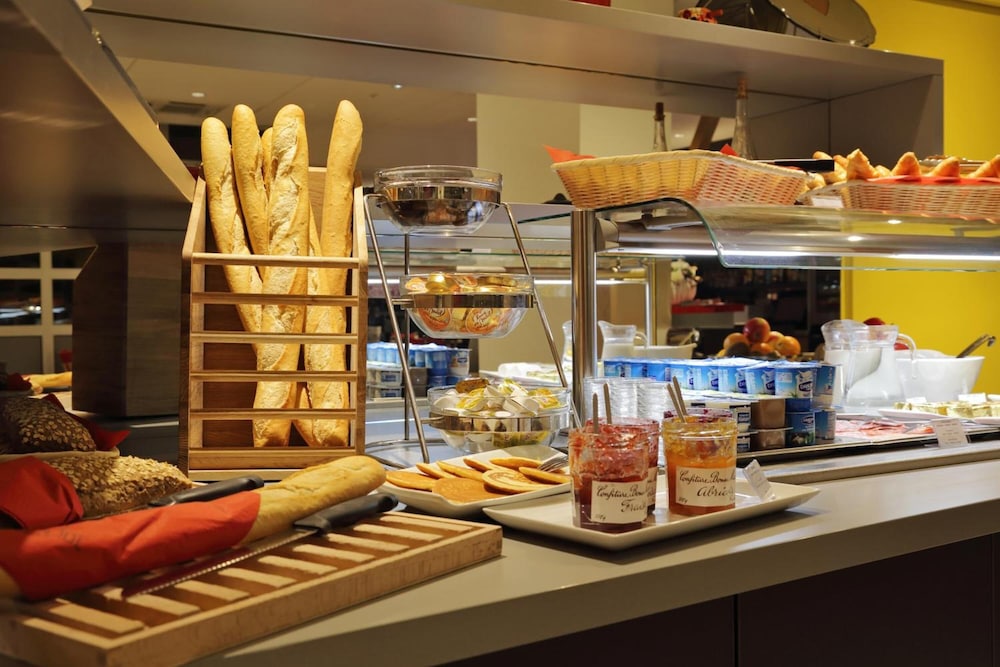 COLMAR HOTEL photo4