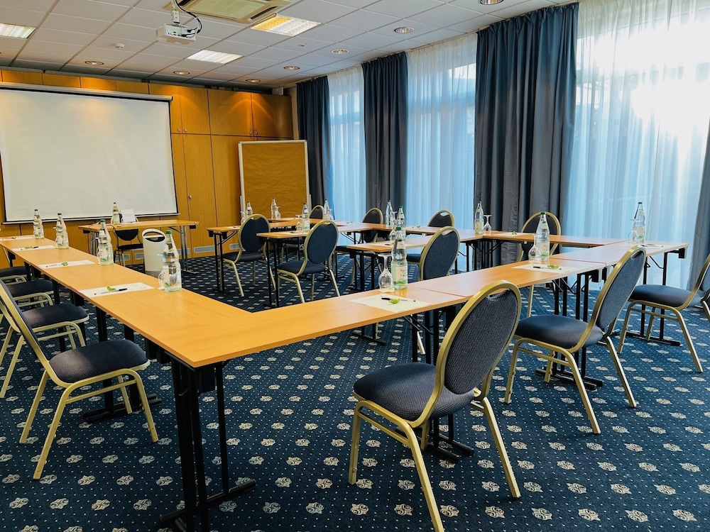 Konferenzhotel Ysenburger Hof 18/21