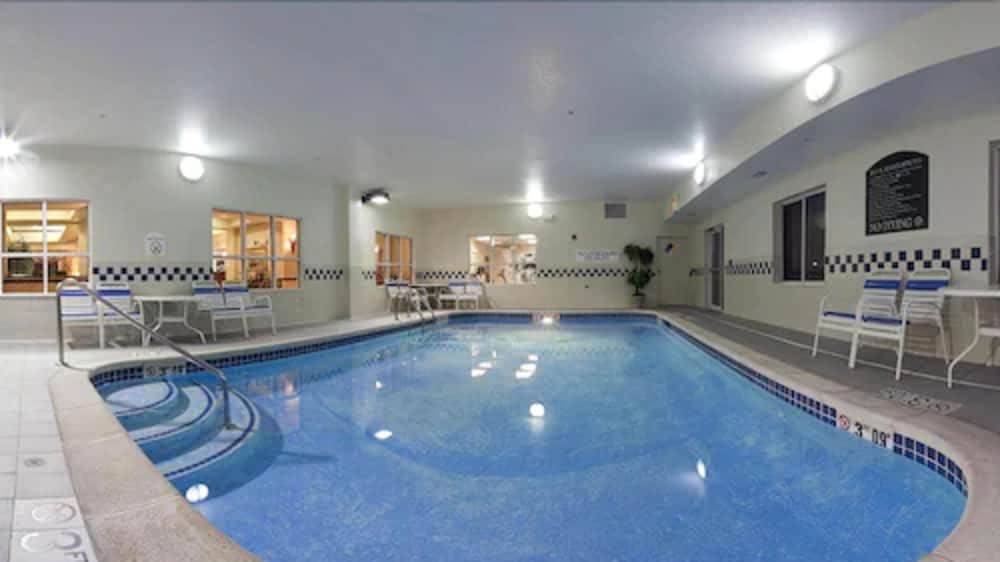 swimming pool spa