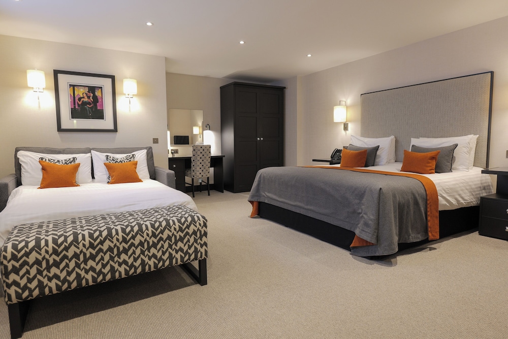 The Chester Hotel 10/49