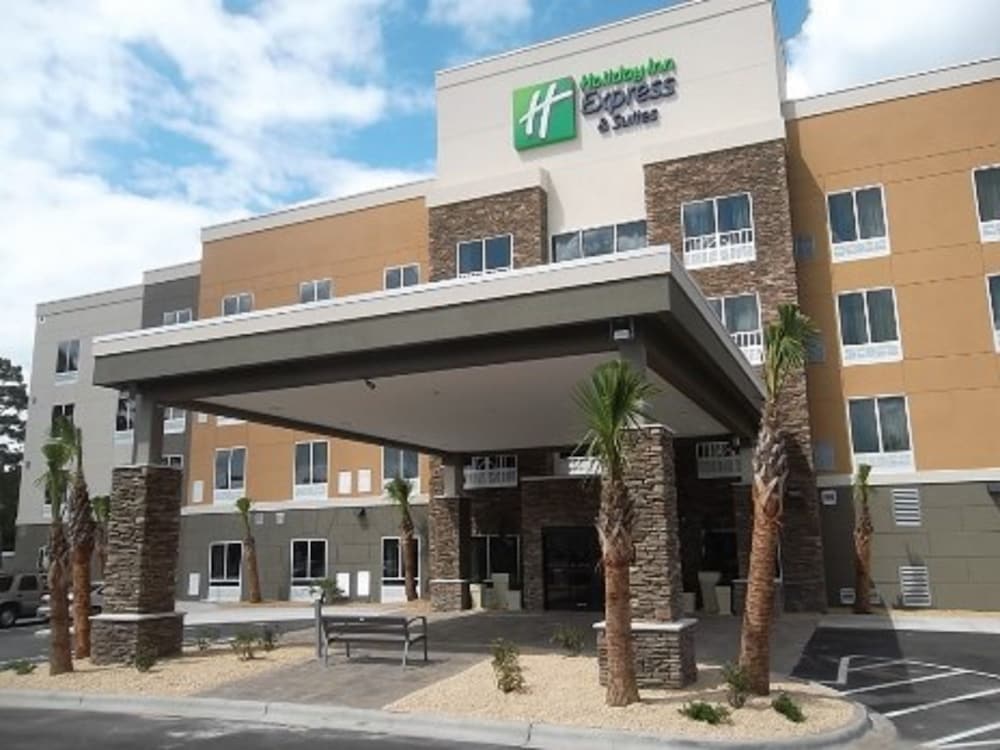 Holiday Inn Express Suites Southport Oak Island Area 1/58