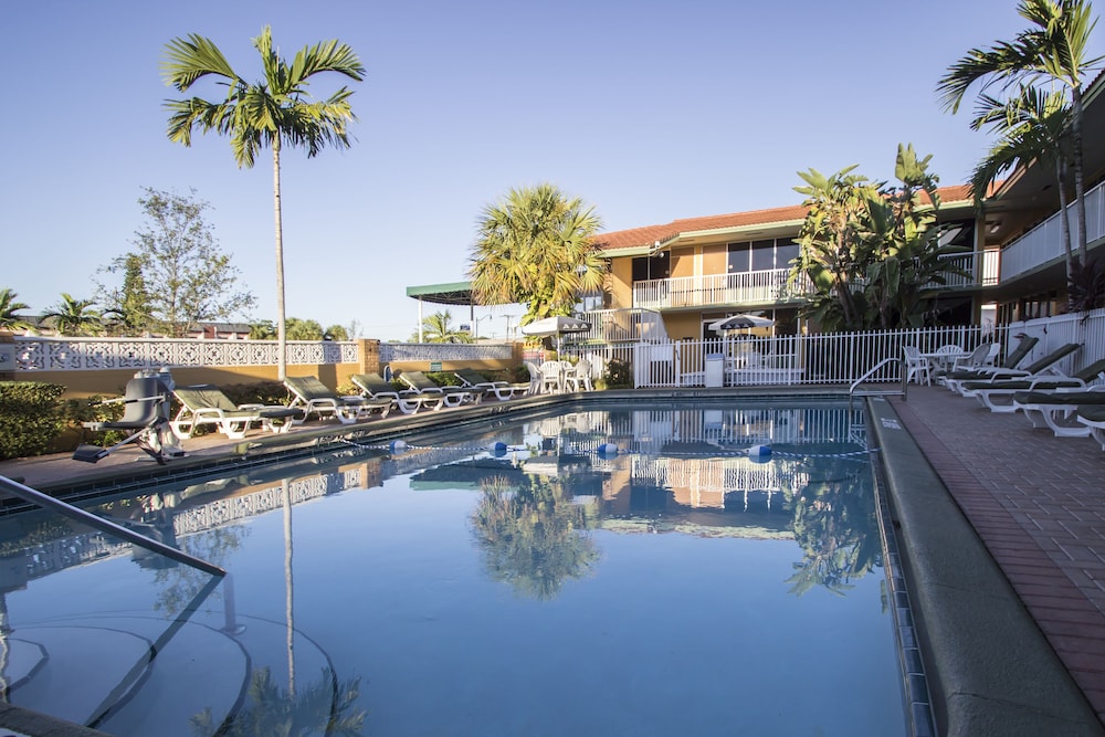 Quality Inn and Suites Airport Cruise Port Hollywood 5/55