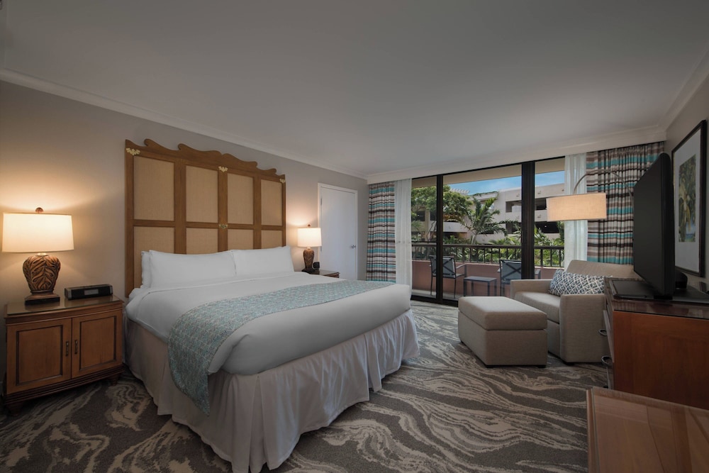1 Bedroom, Lanai, Suite, King Bed, Sofa, Accessible