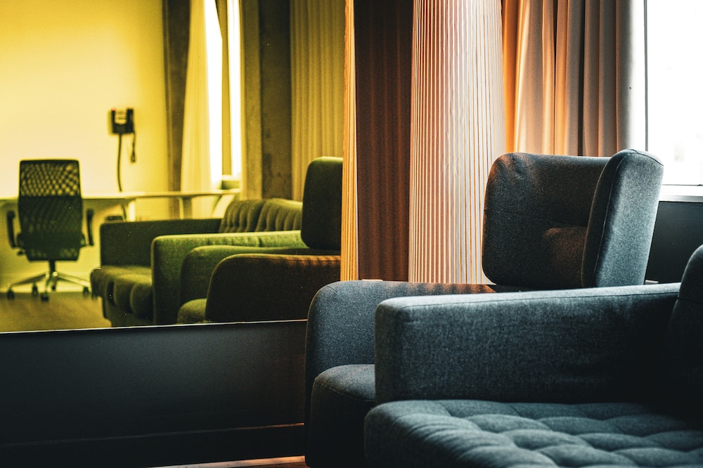 Hotel Zero 1 57/82