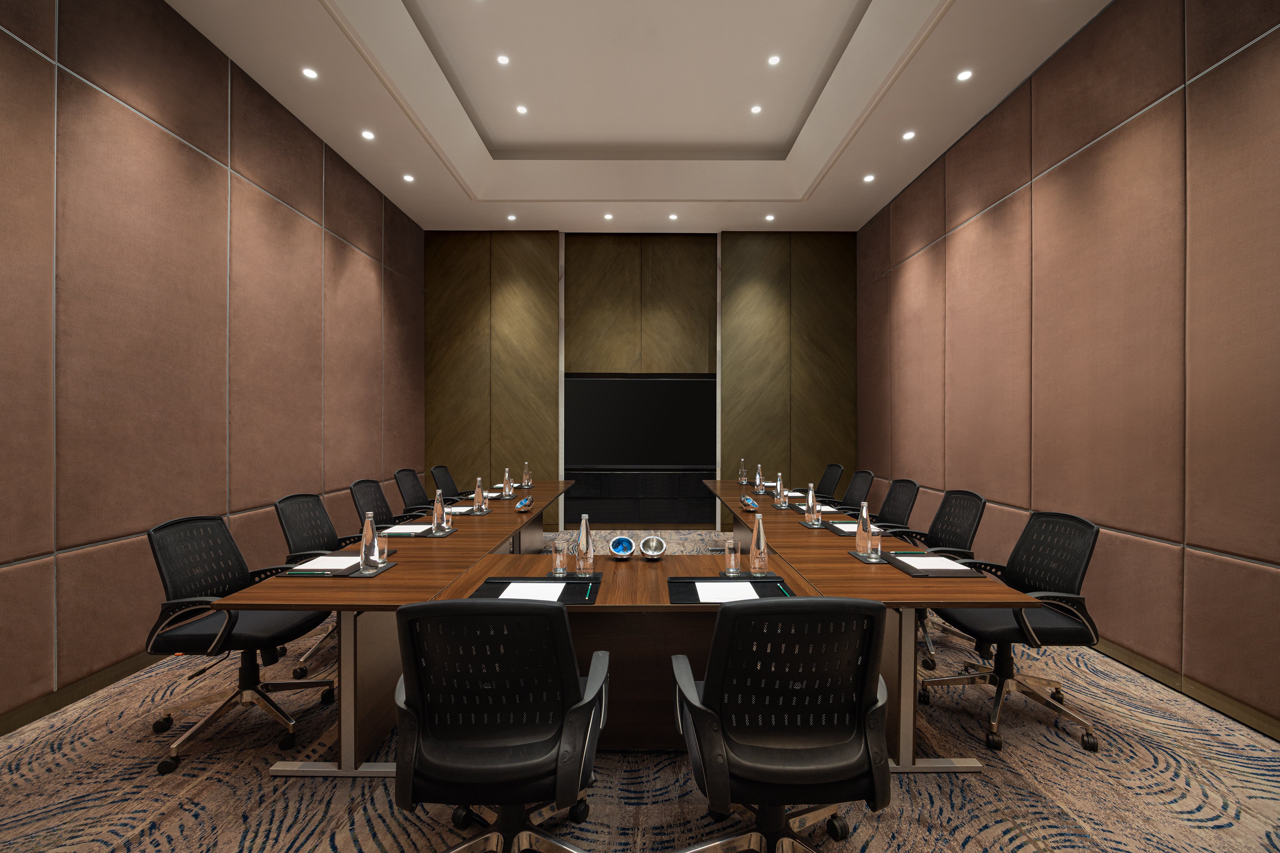 Holiday Inn New Delhi Aerocity by IHG 67/79