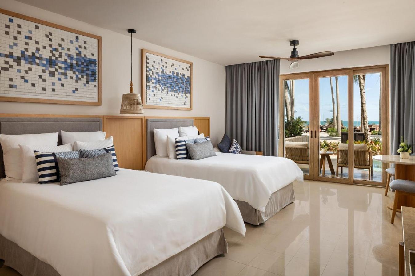 Preferred Club, Swim Out, Junior Suite, Double Bed