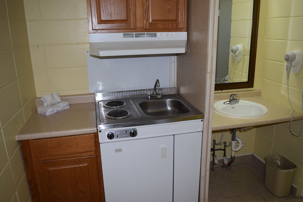 White Oaks Motel Pennsville Carneys Point 17/41