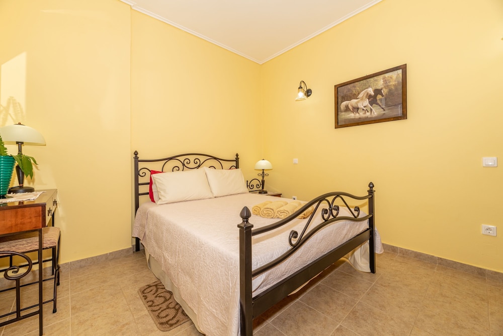 Arazzo Holiday Apartments 12/50