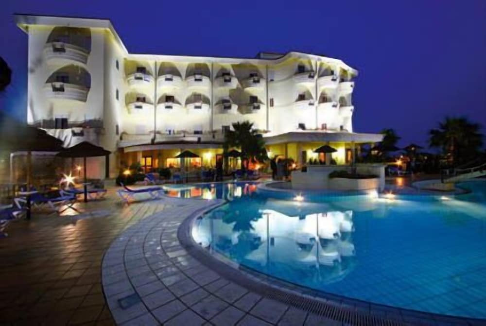 Sunshine Club Hotel & Spa