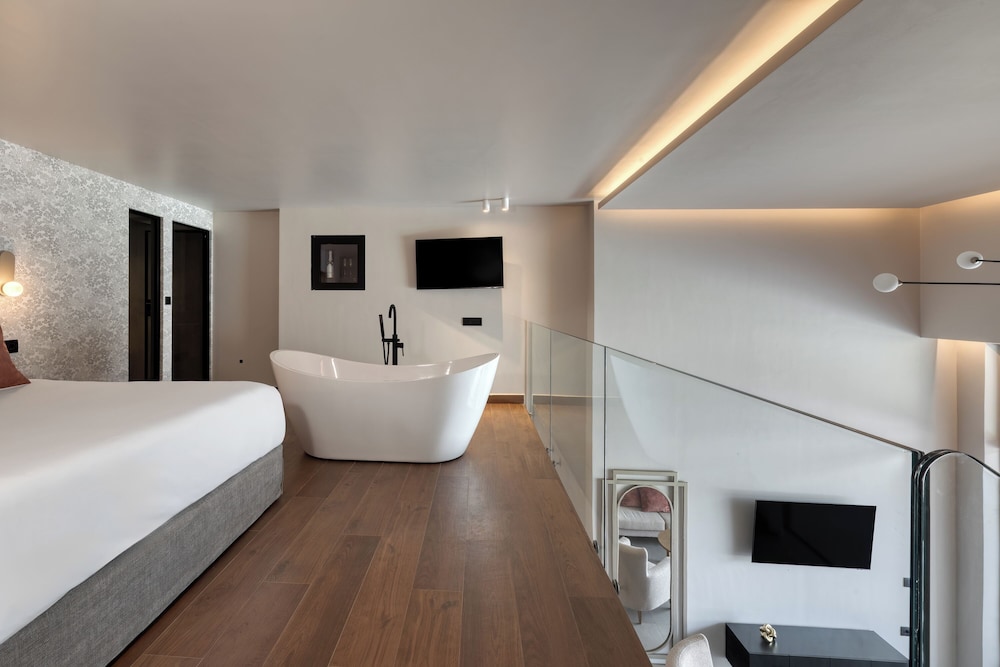Castelo Boutique Suites by the sea 30/76