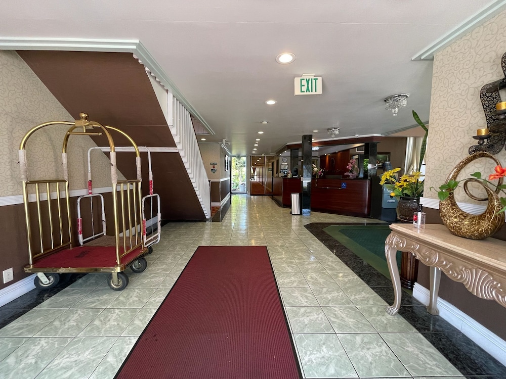 Hotel Pacific Garden 7/58