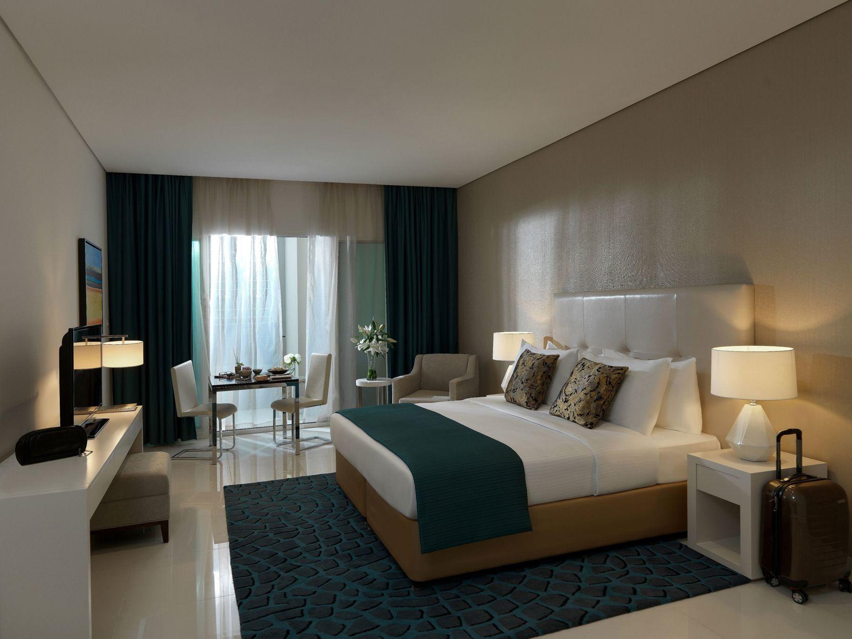 2 Bedrooms, Suite, City Skyline View, Kitchenette