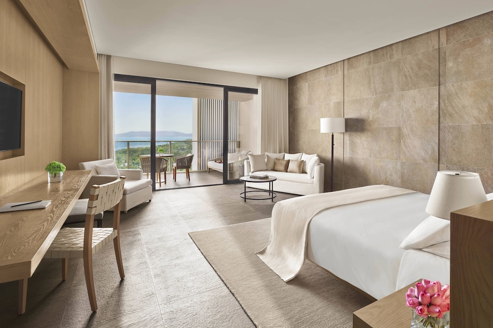 The Sanya Edition 13/60
