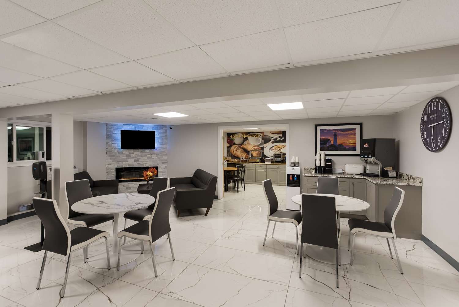The SureStay Hotel by Best Western Presque Isle 32/42