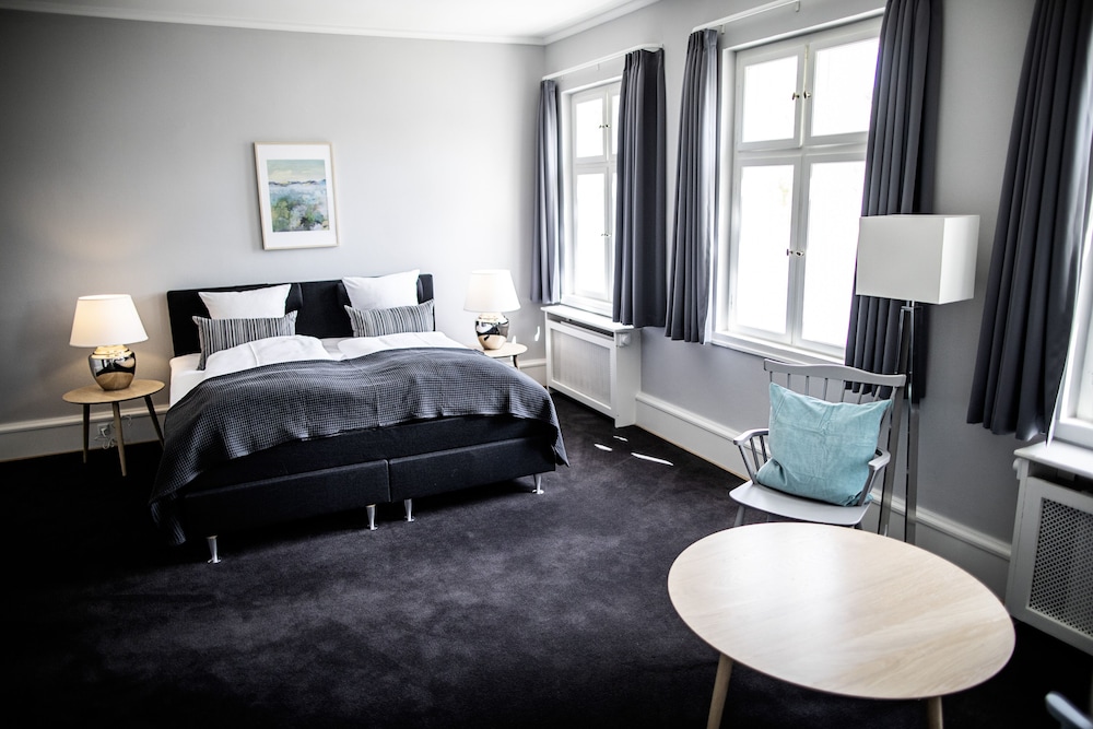 Fredensborg Store Kro 27/66