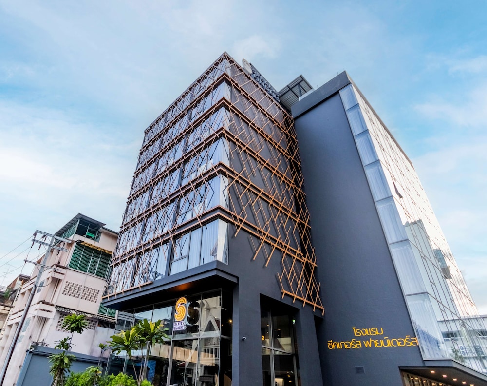 Seekers Finders Rama IV Hotel, SureStay Collection by BW photo1