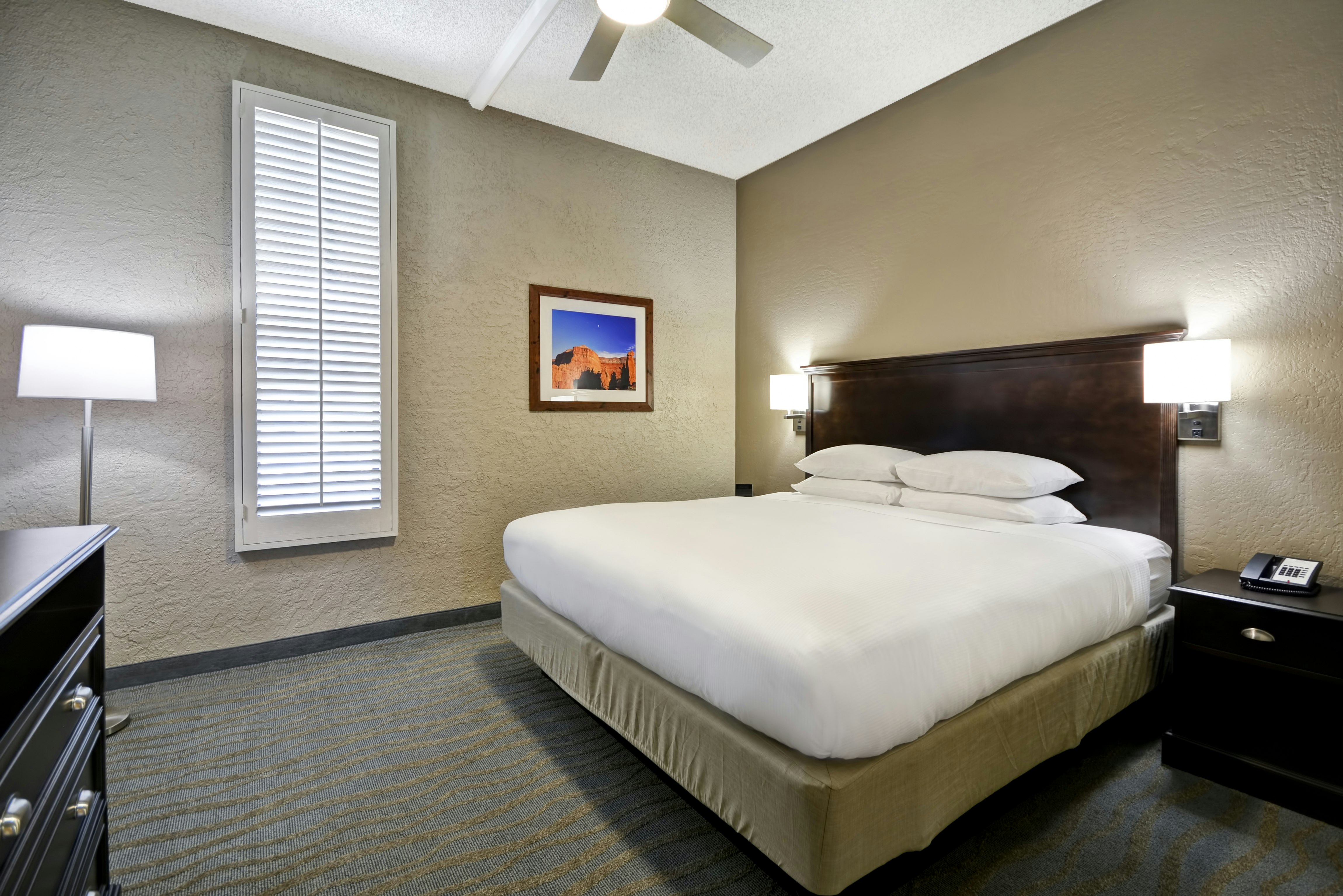 ROOM, KING BED, PATIO