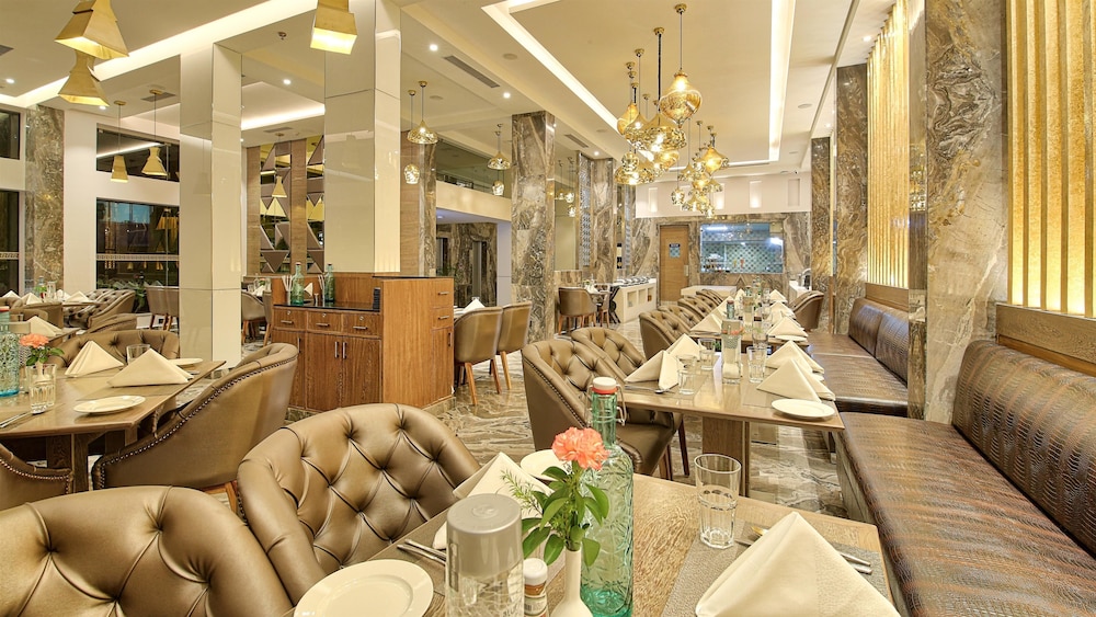 Golden Tulip Essential Jaipur 33/43