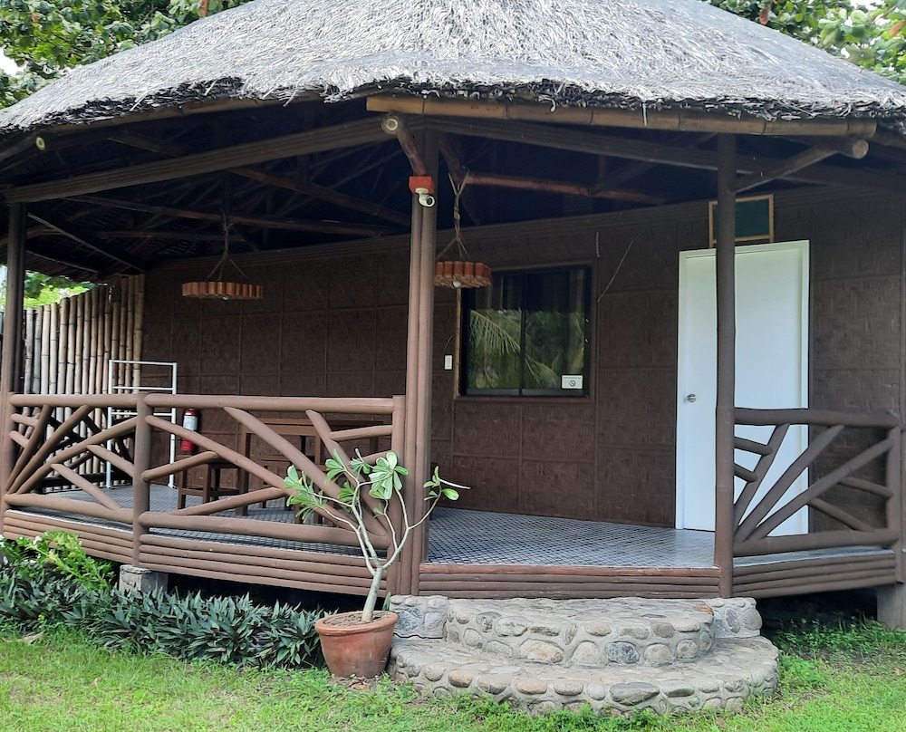 White Chocolate Hills Resort 4/72