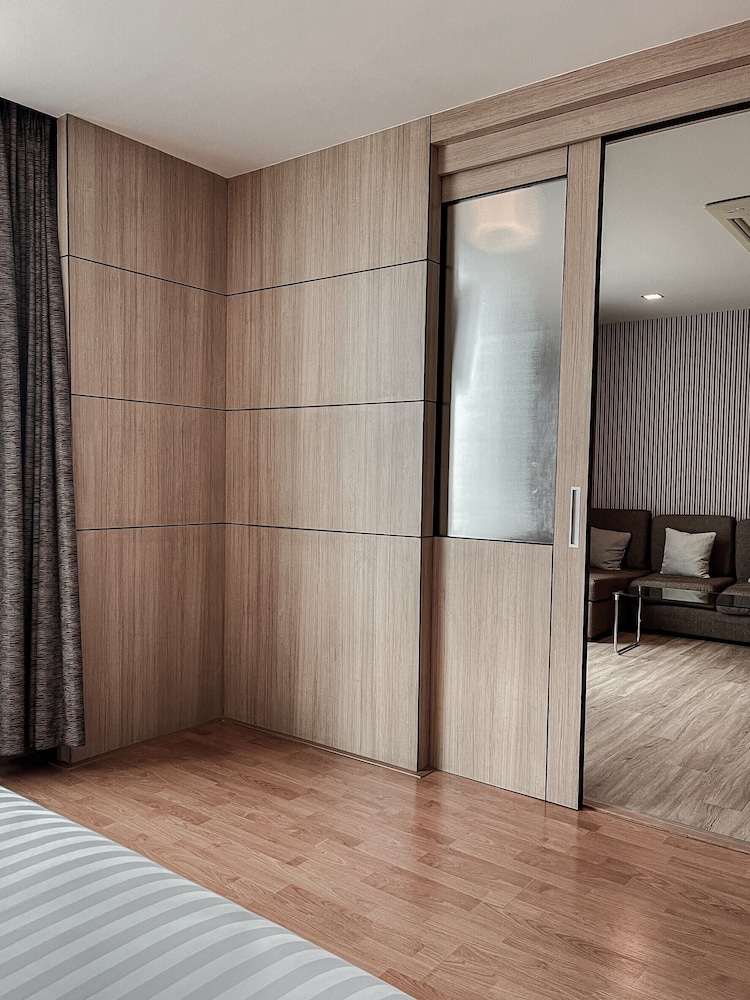 The One Hotel Bueng Kan 28/50