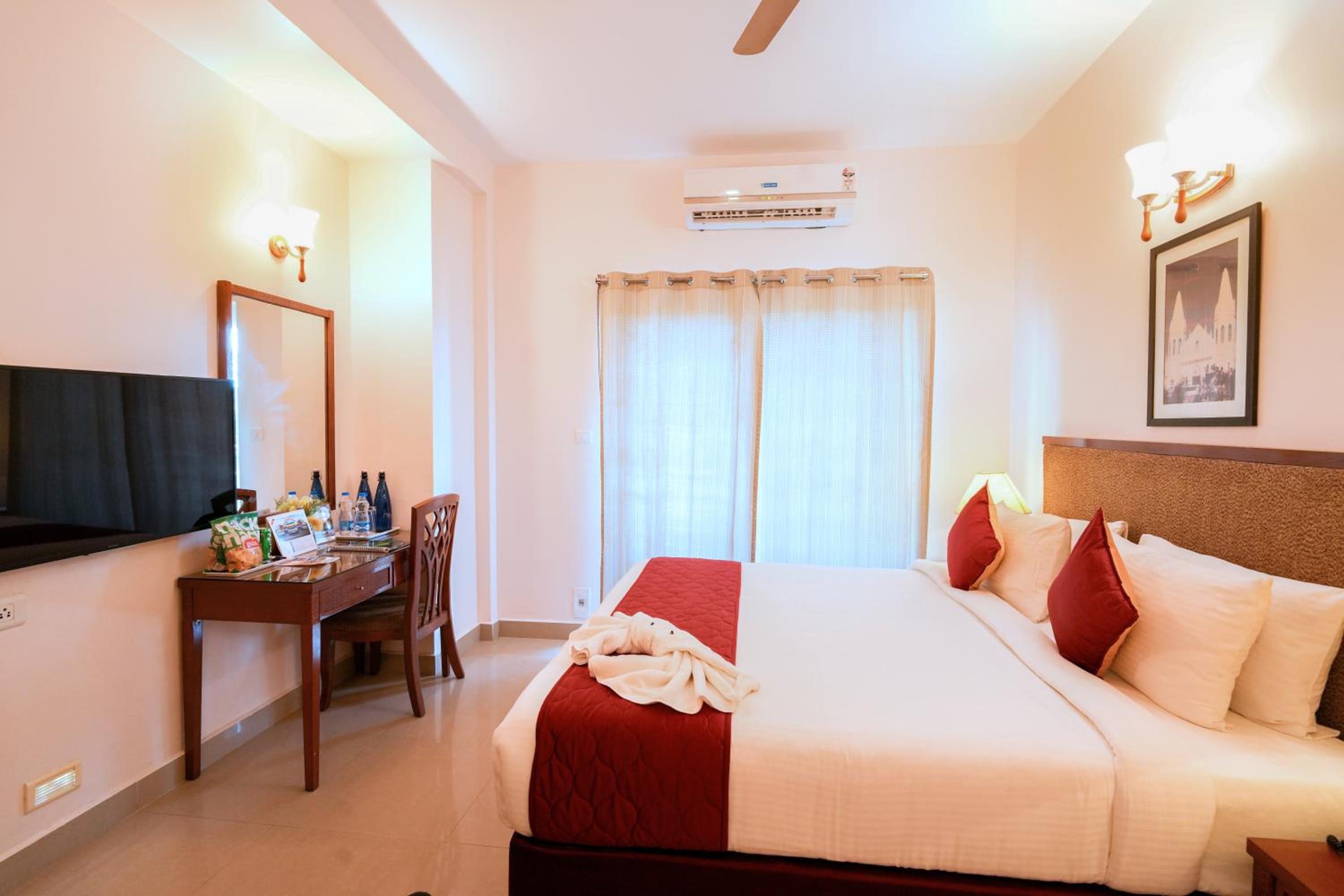 Grandeur Suite - Queen & Sofa Bed - Balcony