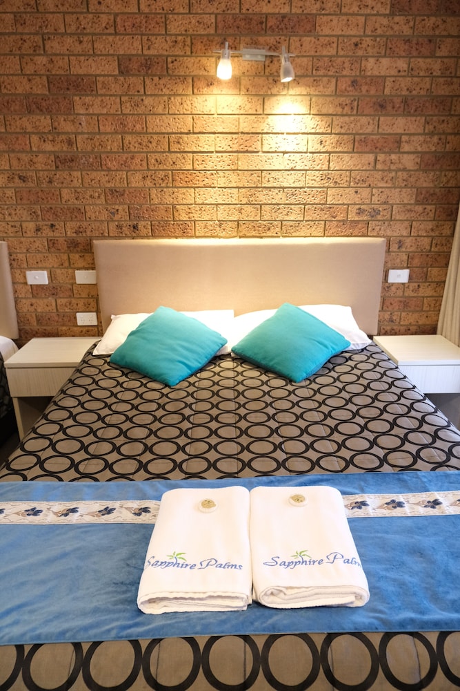 Sapphire Palms Motel 55/69