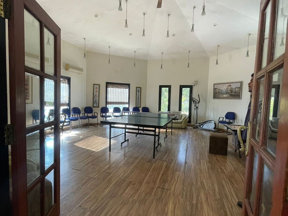 THE PINE CREST 33/64