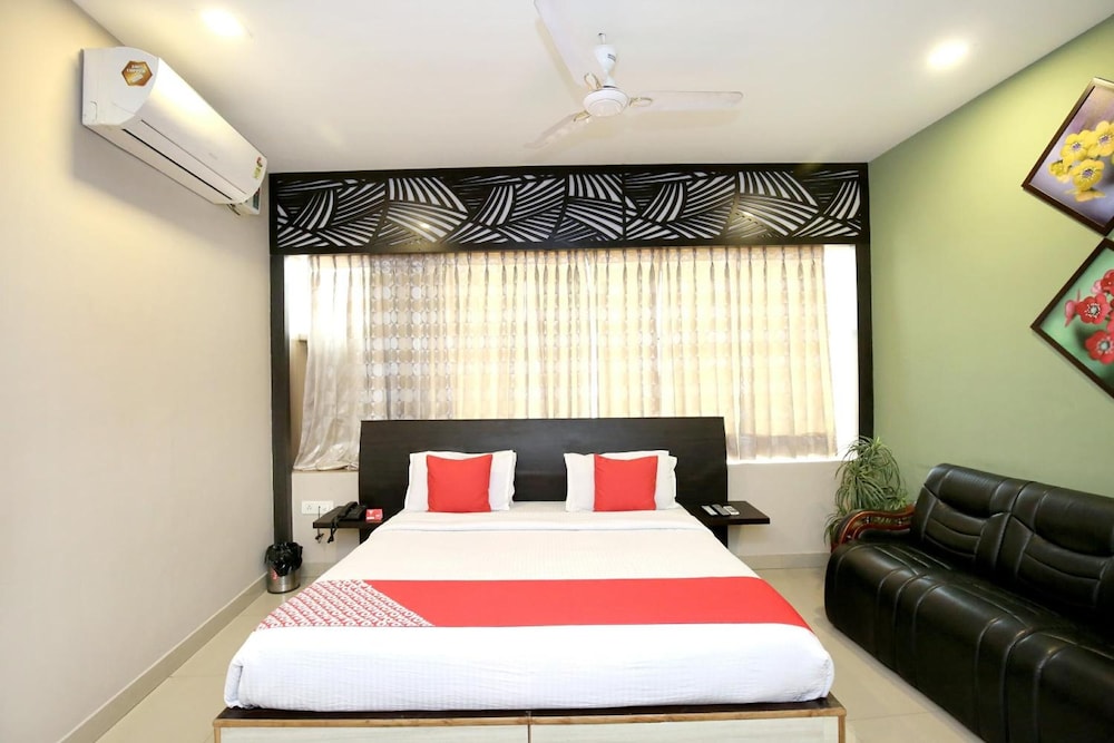 Oyo Rooms Ludhiana Railway Station Clock Tower 29/50