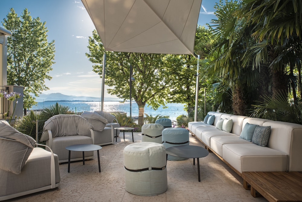 Villa Rosa Hotel 45/65