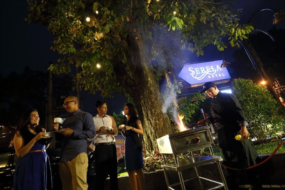 Serela Merdeka Bandung 10/50