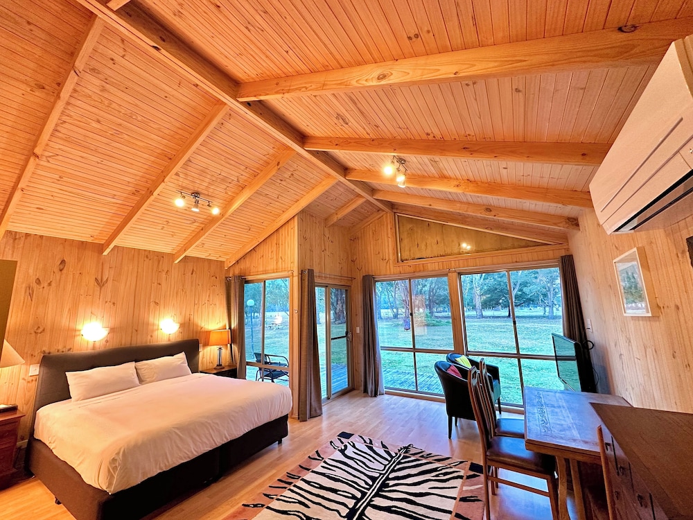 GRAMPIANS CHALETS 23/50