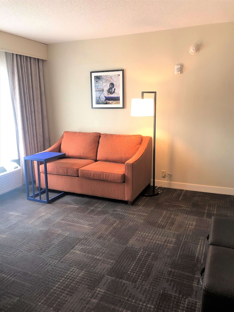 Hampton Inn And Suites Norfolk Airport 22/46