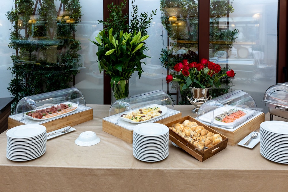 Le Premier Boutique Hotel 52/66
