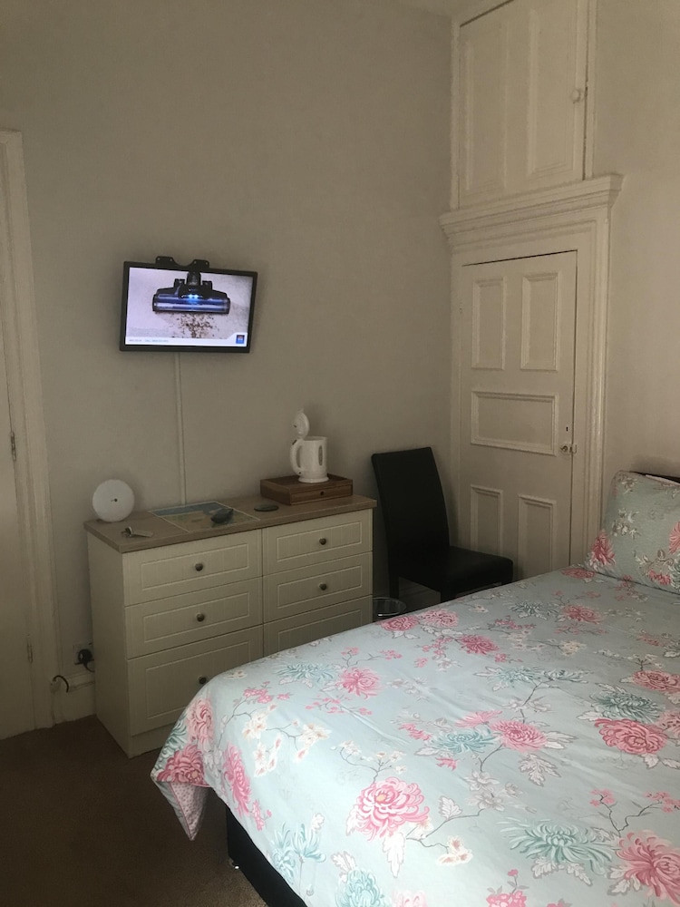Glenora Guest House 22/57