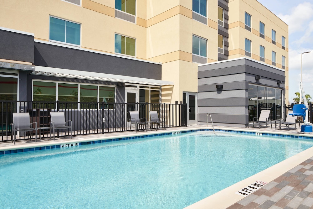 Fairfield Inn and Suites by Marriott Tampa Riverview 1/41