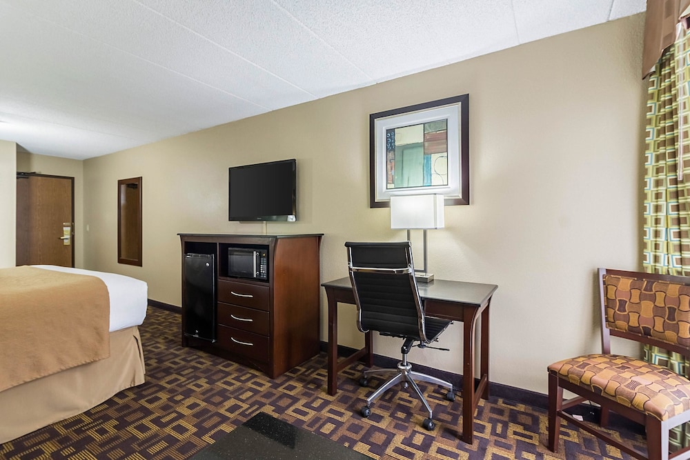 Quality Inn & Suites Arden Hills - Saint Paul North 32/37